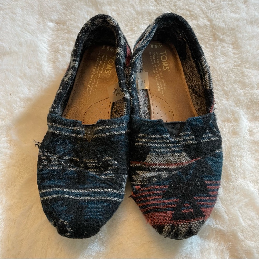 TOMS. Aztec Print. Knit/Woven. Size 6.5W